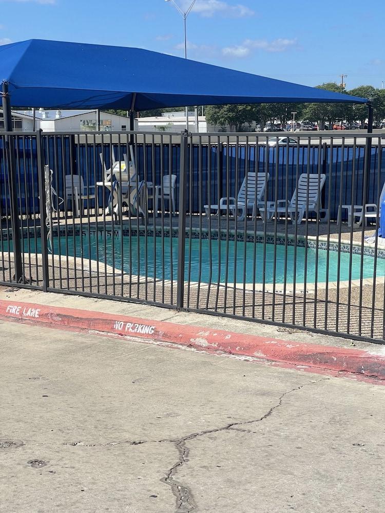 Hotel Super 8 By Wyndham San Antonio Downtown Ne Exterior foto