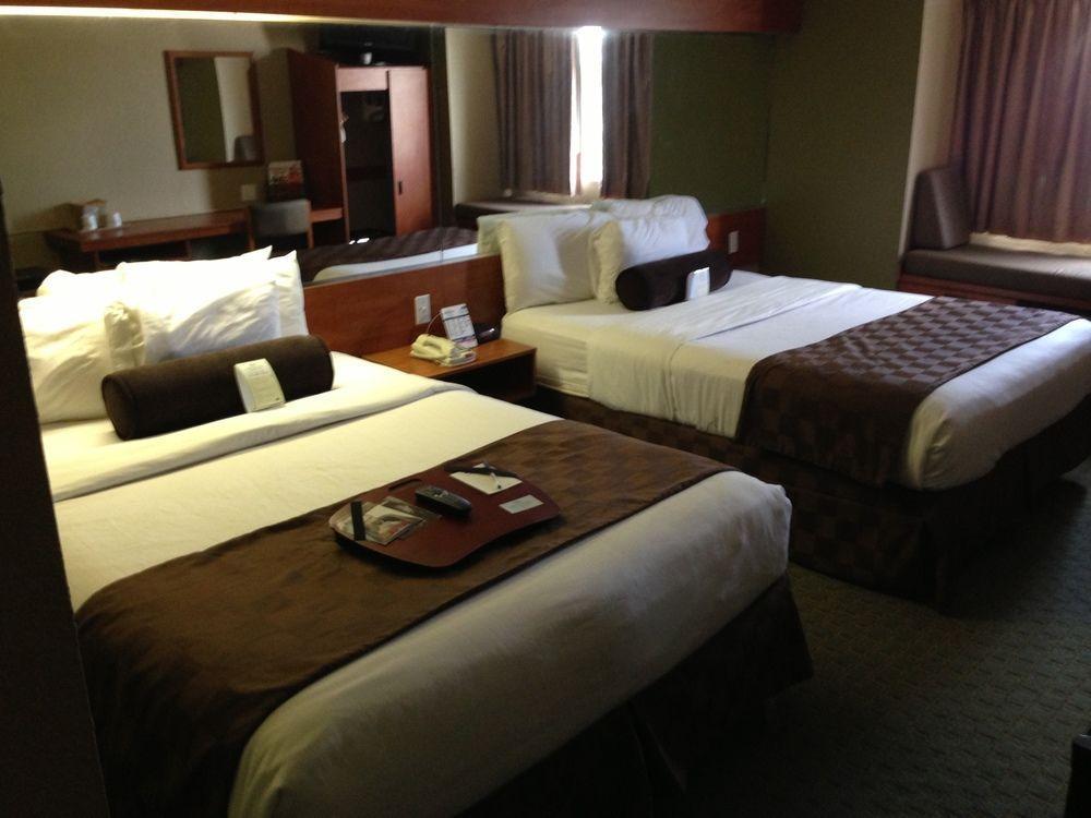 Hotel Super 8 By Wyndham San Antonio Downtown Ne Exterior foto