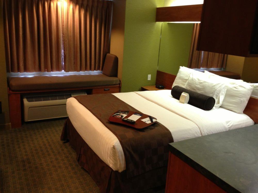 Hotel Super 8 By Wyndham San Antonio Downtown Ne Exterior foto